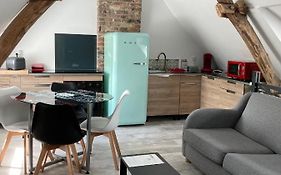 Au Cochon Qui Rit